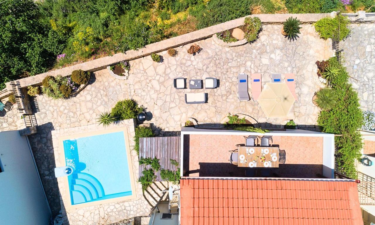 Du Lac Villas Kournás Exterior photo